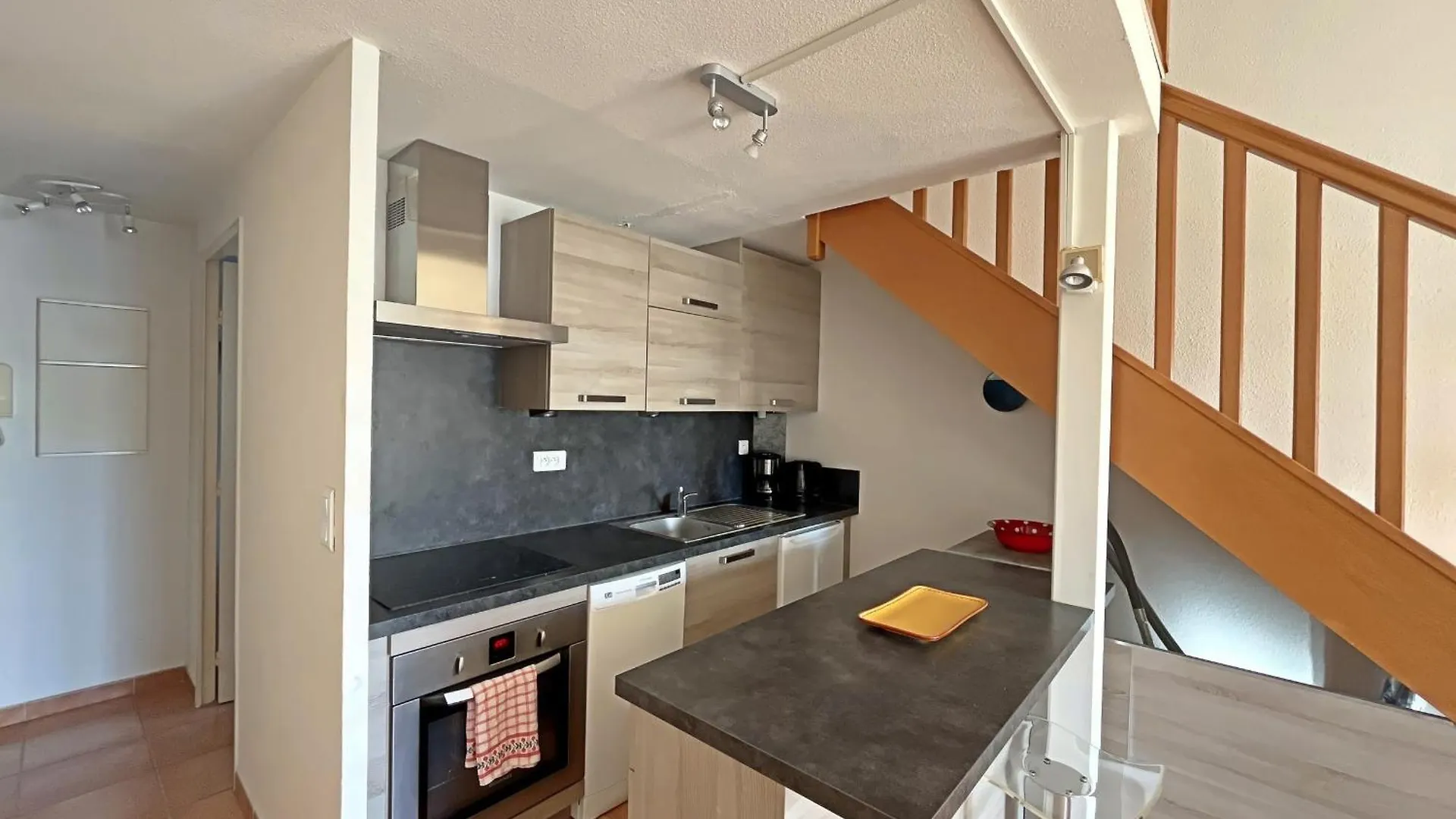 Appartement Cosy Avec Climatisation Et Parking Aux Saintes-Maries-De-La-Mer - Fr-1-475-175 アパート